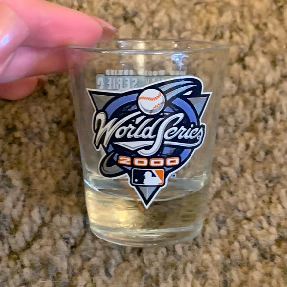 SOLD! 2000 World Series subway series shot glass - Picture 2 of 5